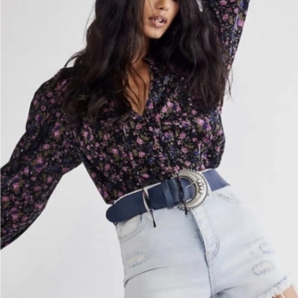 Free People Top NWT Long Sleeve Boho Floral Tie Neck Shirring Button Front GORG! - Picture 3 of 13